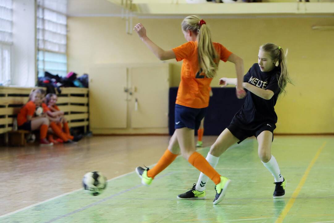 "Lady-Golo" salės futbolo turnyras