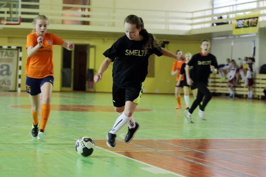 "Lady-Golo" salės futbolo turnyras