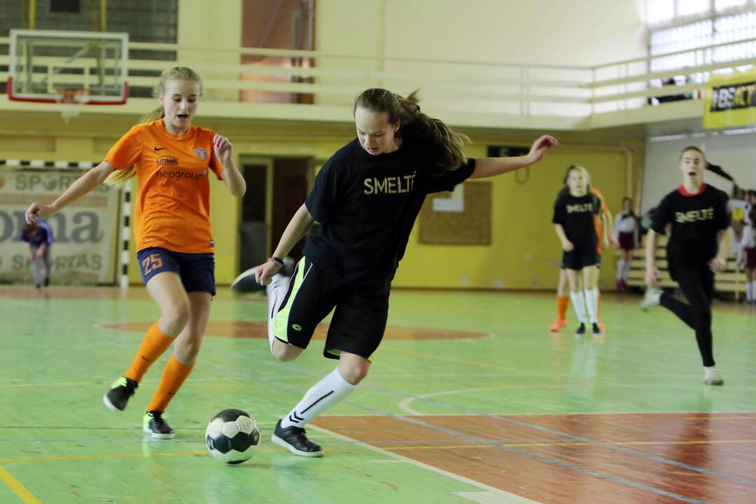 "Lady-Golo" salės futbolo turnyras