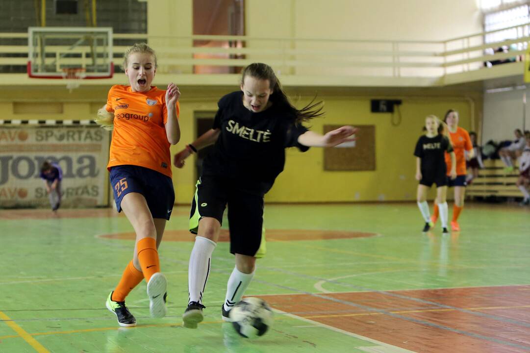 "Lady-Golo" salės futbolo turnyras