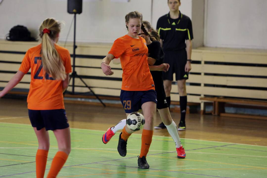 "Lady-Golo" salės futbolo turnyras