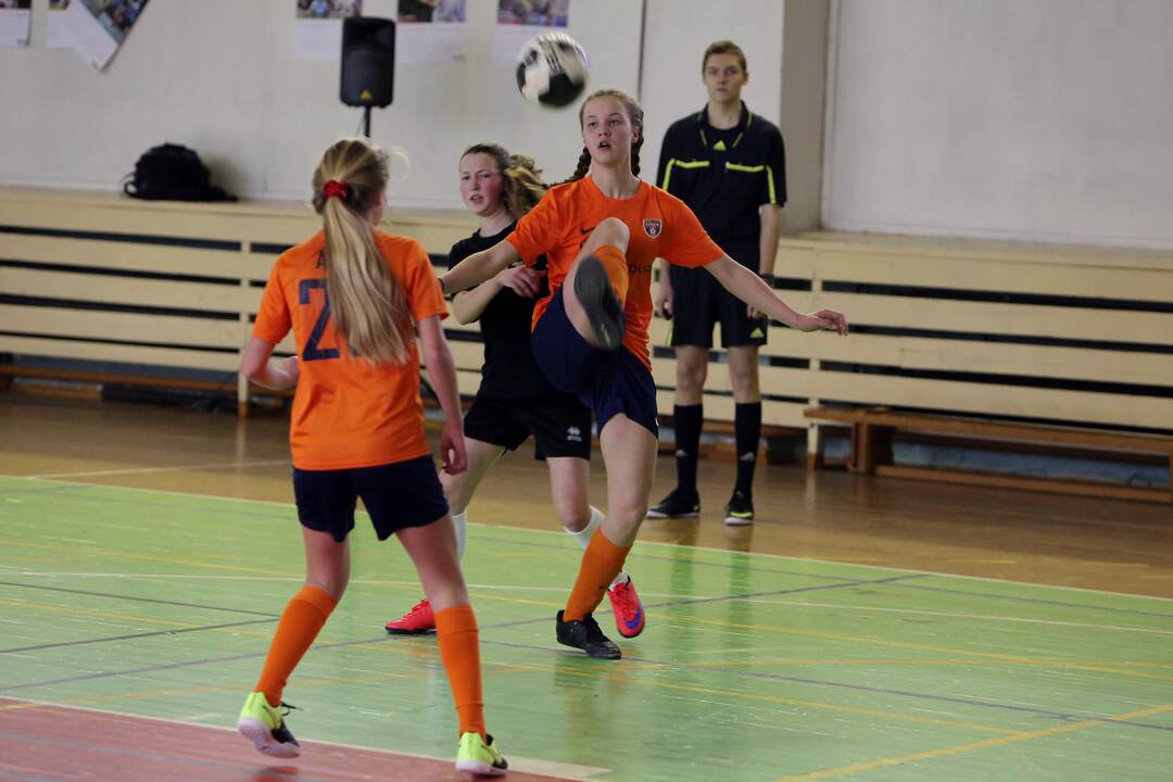 "Lady-Golo" salės futbolo turnyras