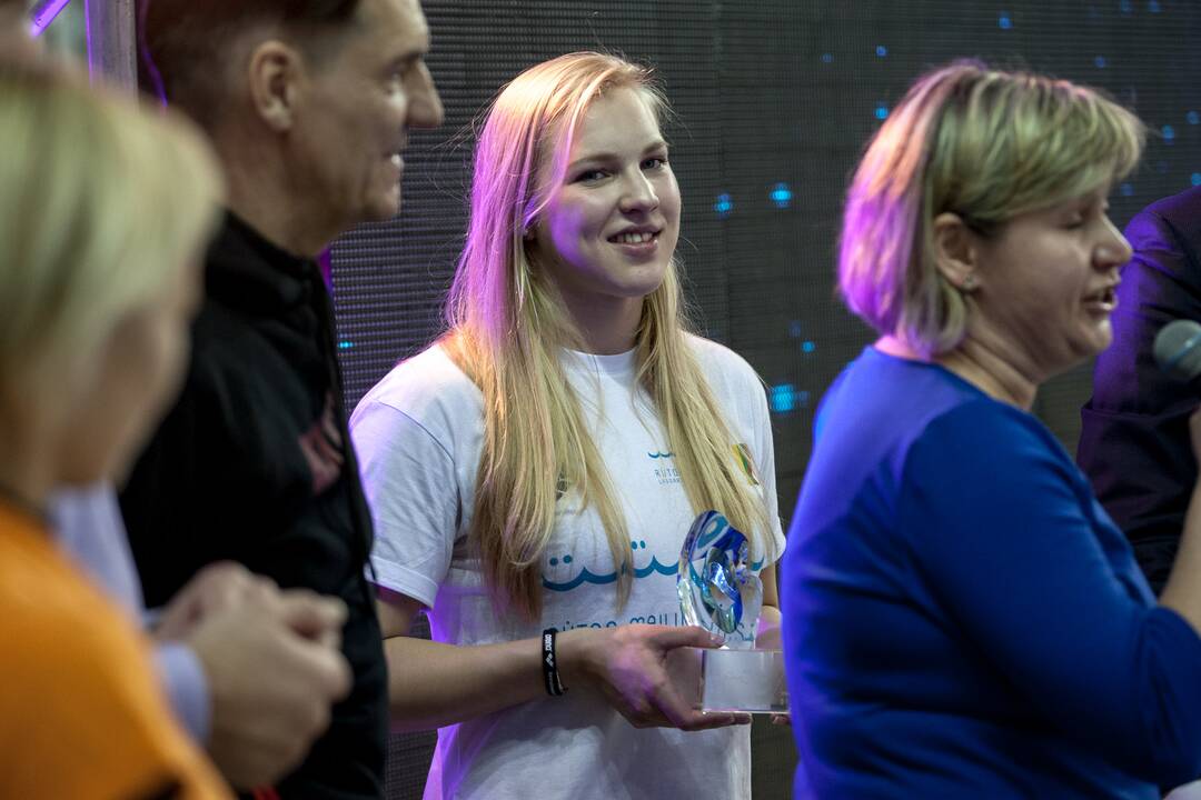 Šeimų plaukimo estafetės R. Meilutytės taurei laimėti