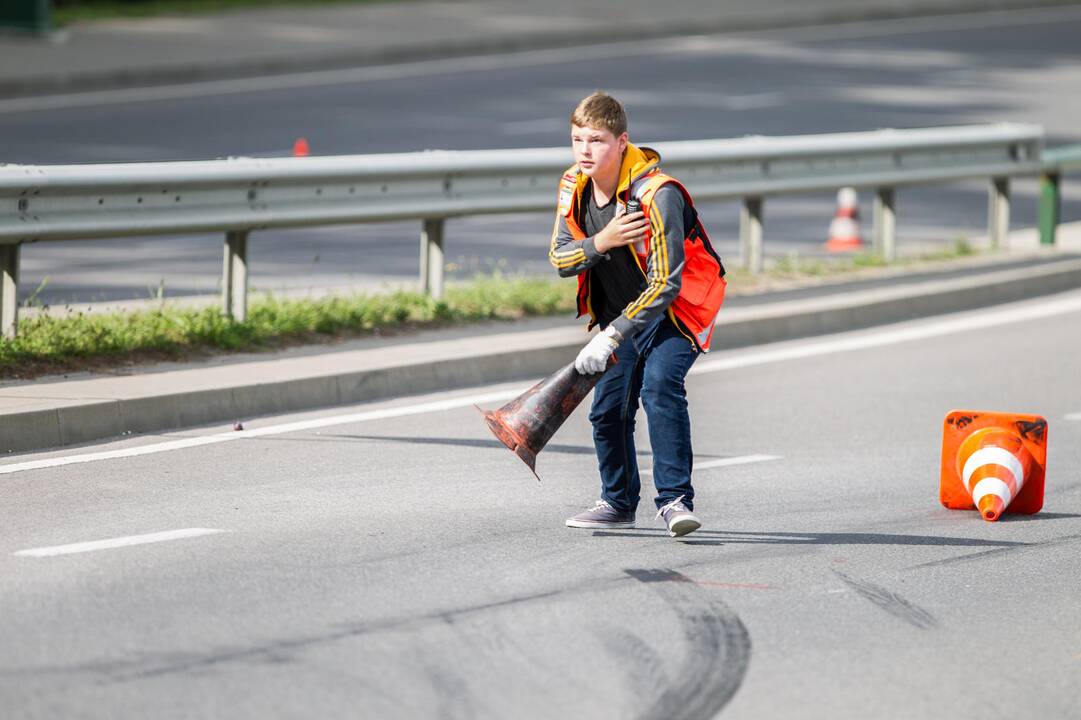 Miesto lenktynės uždarytame Europos prospekte