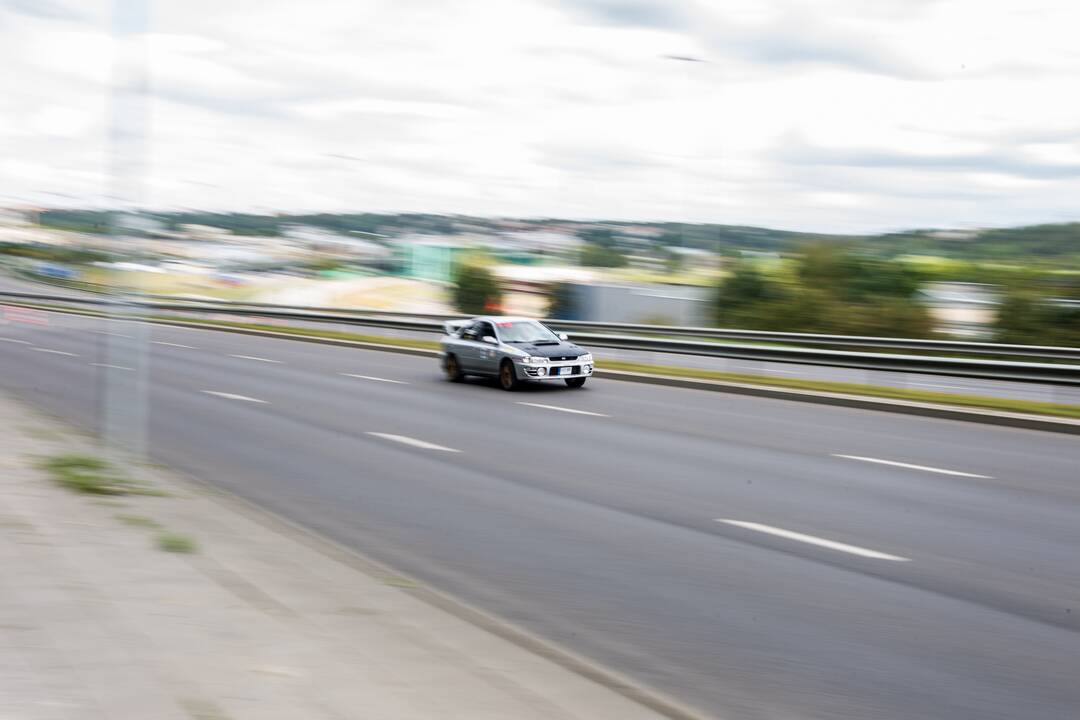 Miesto lenktynės uždarytame Europos prospekte