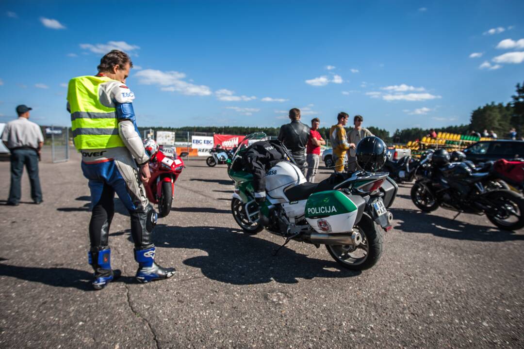 Trasoje "Nemuno žiedas" dūzgė motociklai