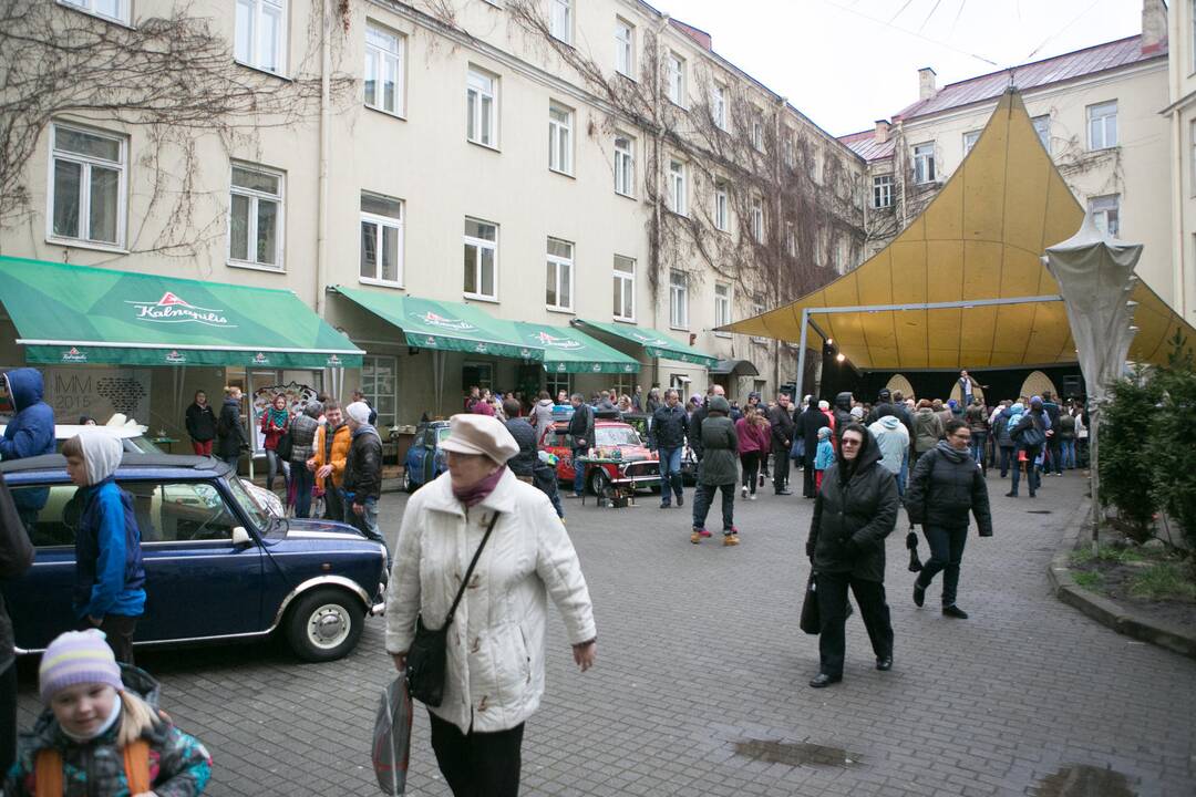 Atvelykio mugė Vilniaus mokytojų namų kiemelyje