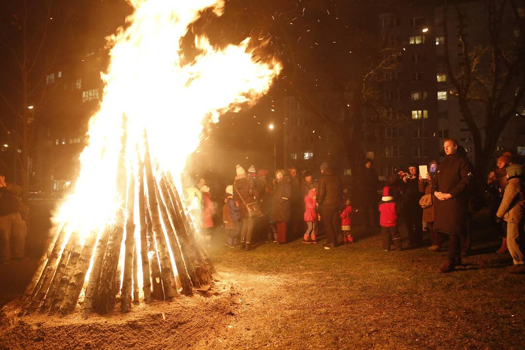 Vilniuje suliepsnojo atminimo laužai