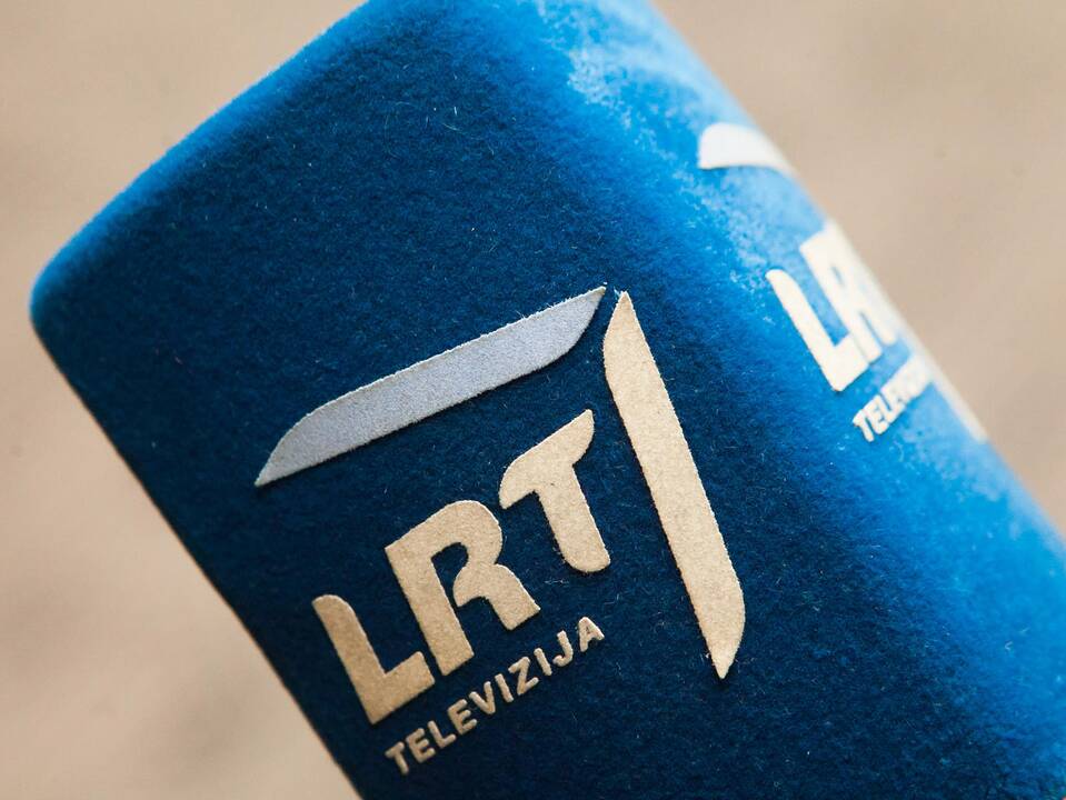 Žurnalistai primena, kad laikinosios tyrimo komisijos išvada Seimo nesaisto