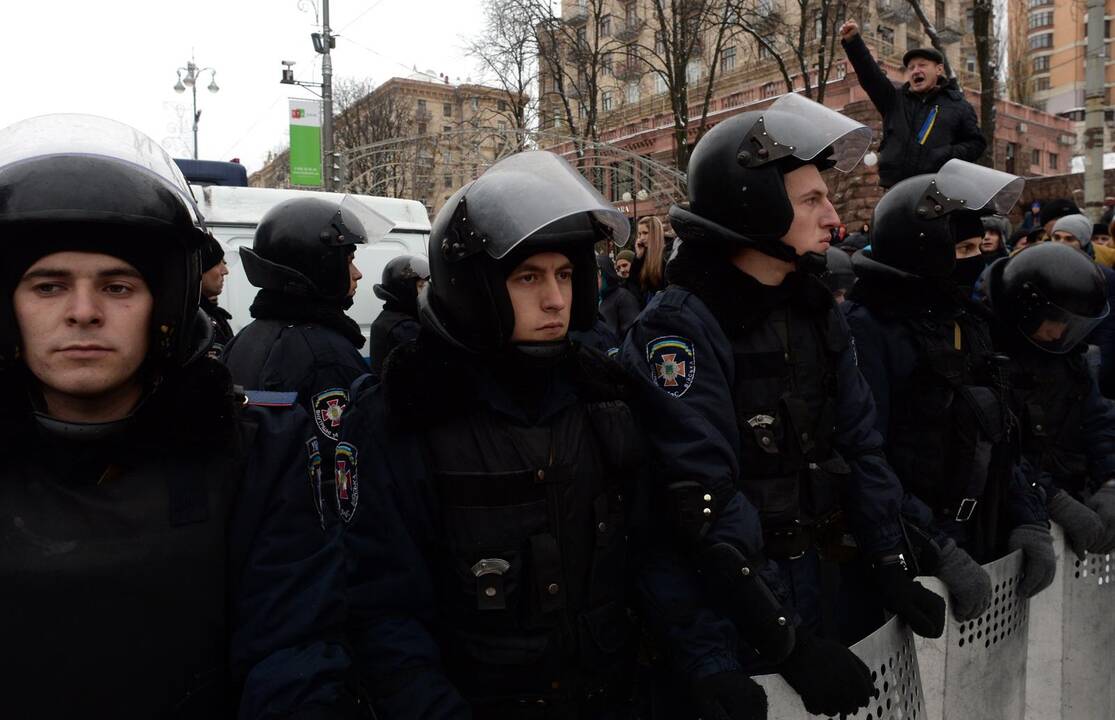 Kijeve protestuotojus ir spec. pajėgas paveikė šaltukas