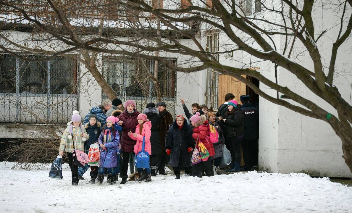 Maskvoje per įkaitų dramą mokykloje žuvo du žmonės