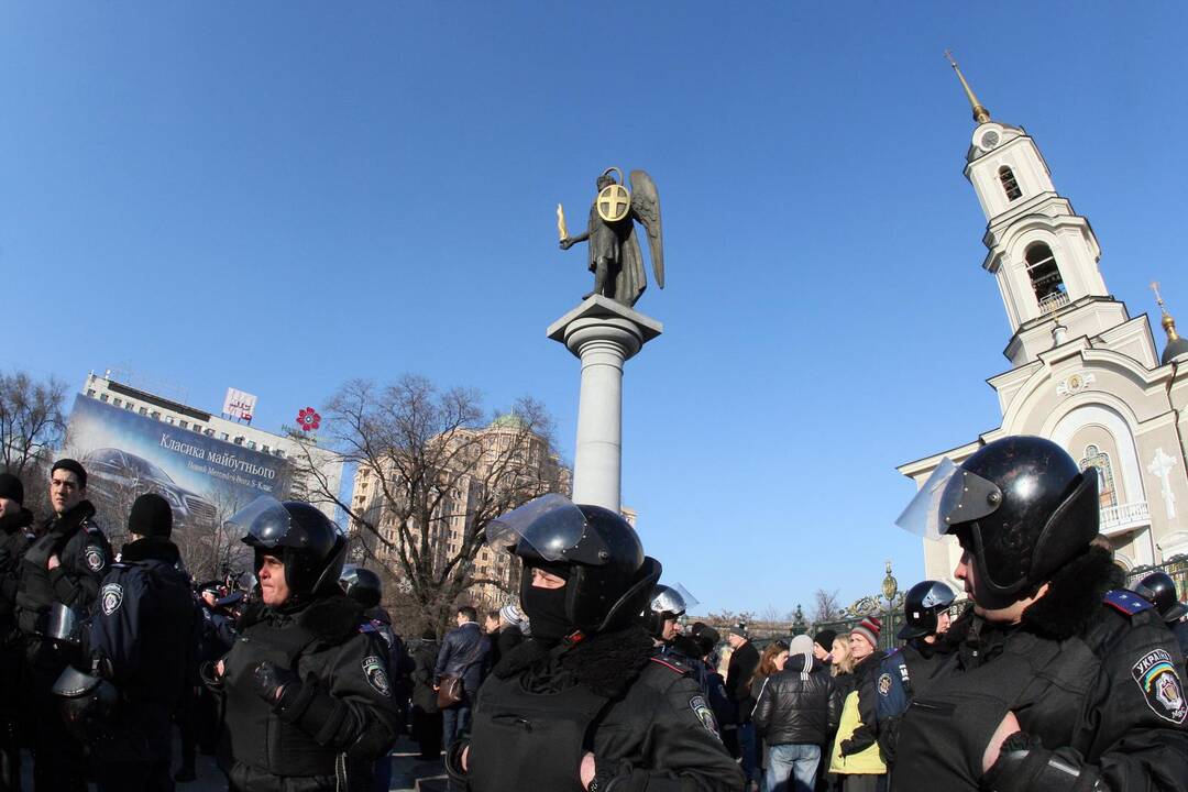 Ukrainoje – protestai priešingose barikadų pusėse