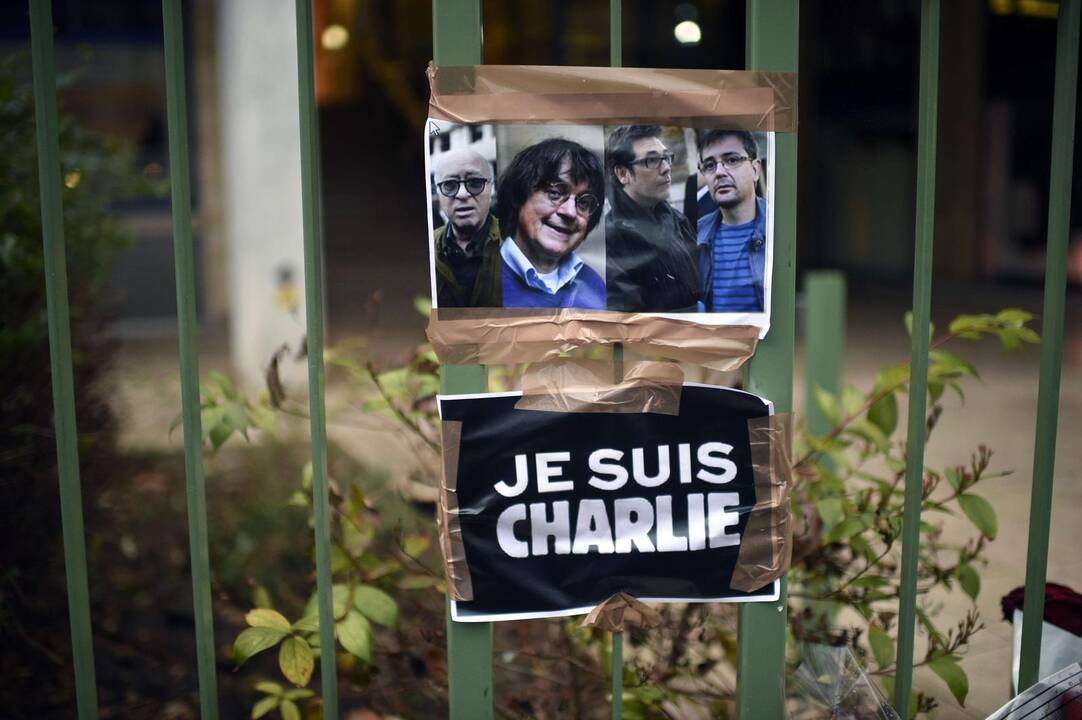 Pasaulis gedi „Charlie Hebdo“ aukų