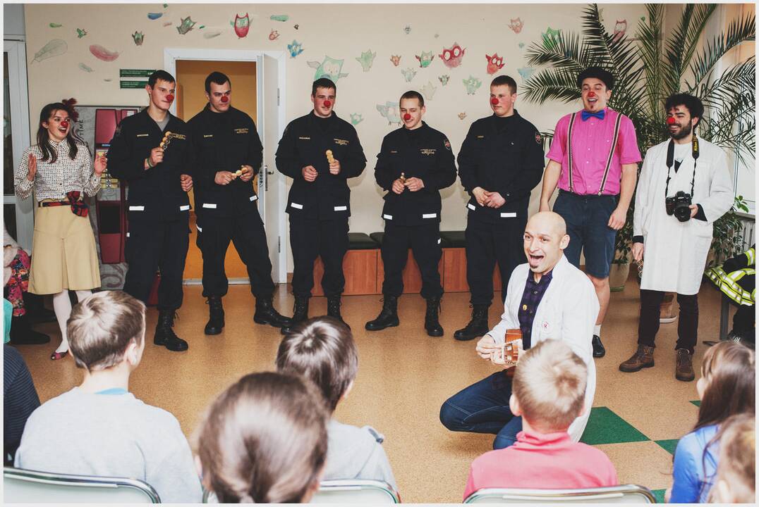 J. Didžiulio meninė improvizacija vaikų ligoninėje
