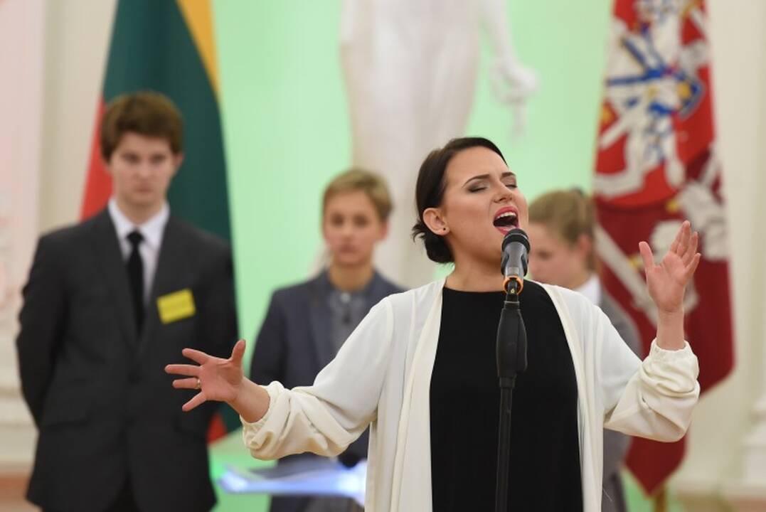 Prezidentė paskelbė „Knygų Kalėdų“ pradžią