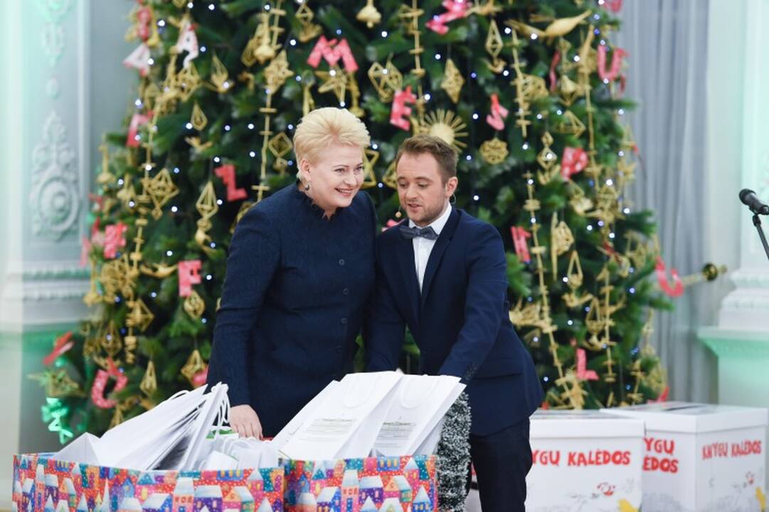 Prezidentė paskelbė „Knygų Kalėdų“ pradžią