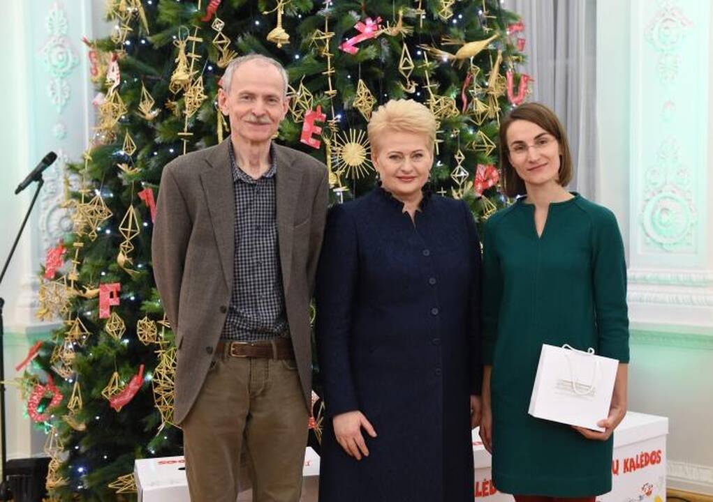 Prezidentė paskelbė „Knygų Kalėdų“ pradžią