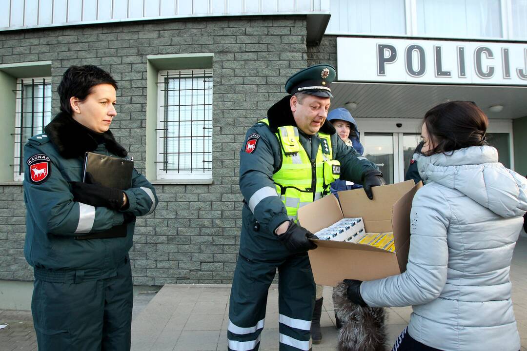 Policija su jaunimu lanko socialines šeimas