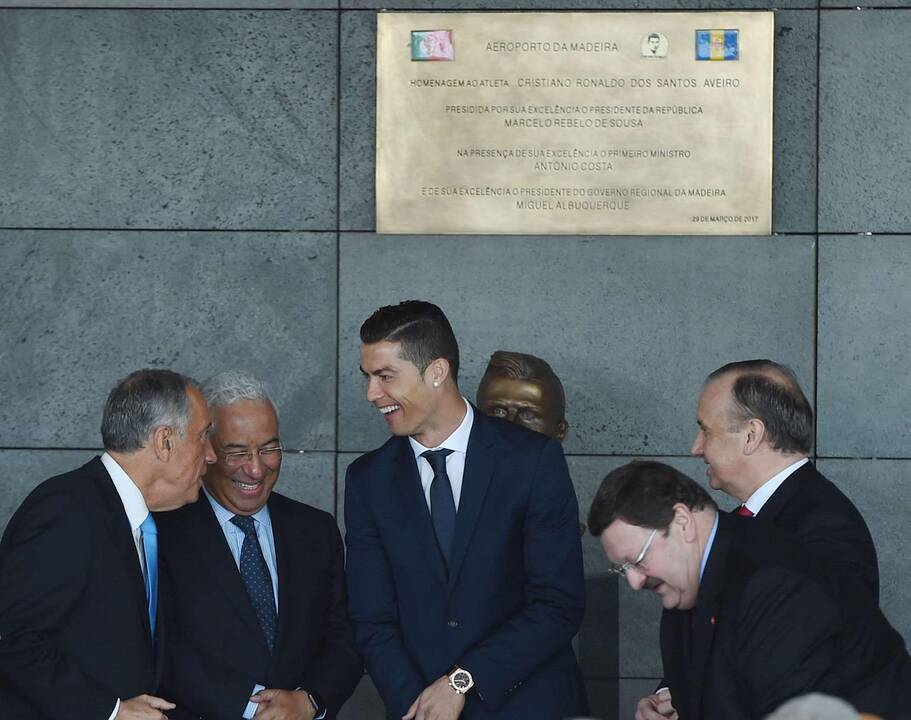 Madeiroje atidengta C. Ronaldo statula