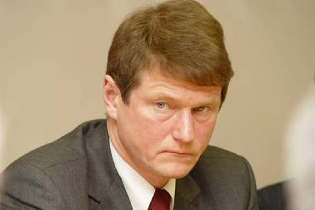 Iš R.Pakso norima atimti prezidento vardą