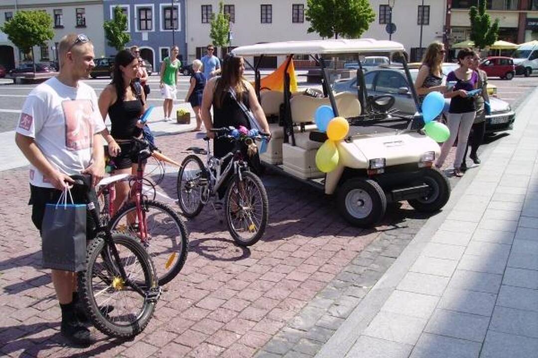 „Moksleivių garaže“ – nuo vieno iki keturių ratų