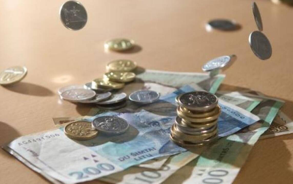 Pagrobtų policijos milijonų bylos įtariamieji tebedirba policijoje