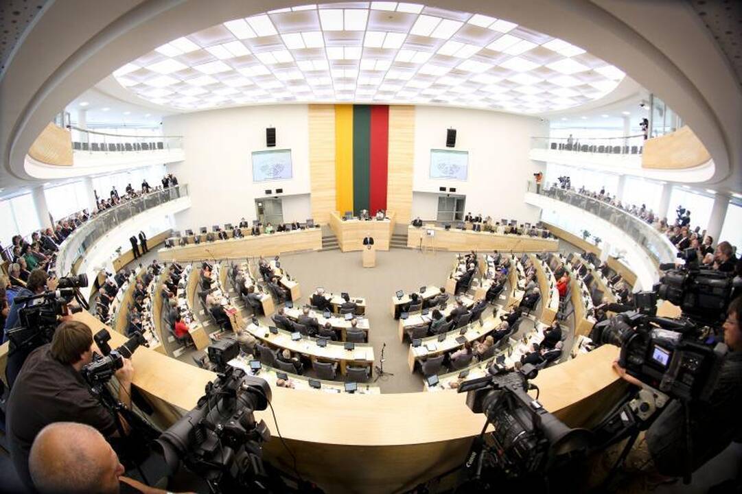 Apklausa: partijos nutolo nuo savo ideologijos ir nevykdo pažadų