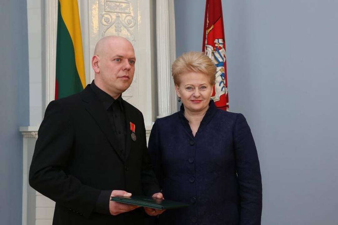 Vilniuje apvirto metalo laužą gabenantis vilkikas