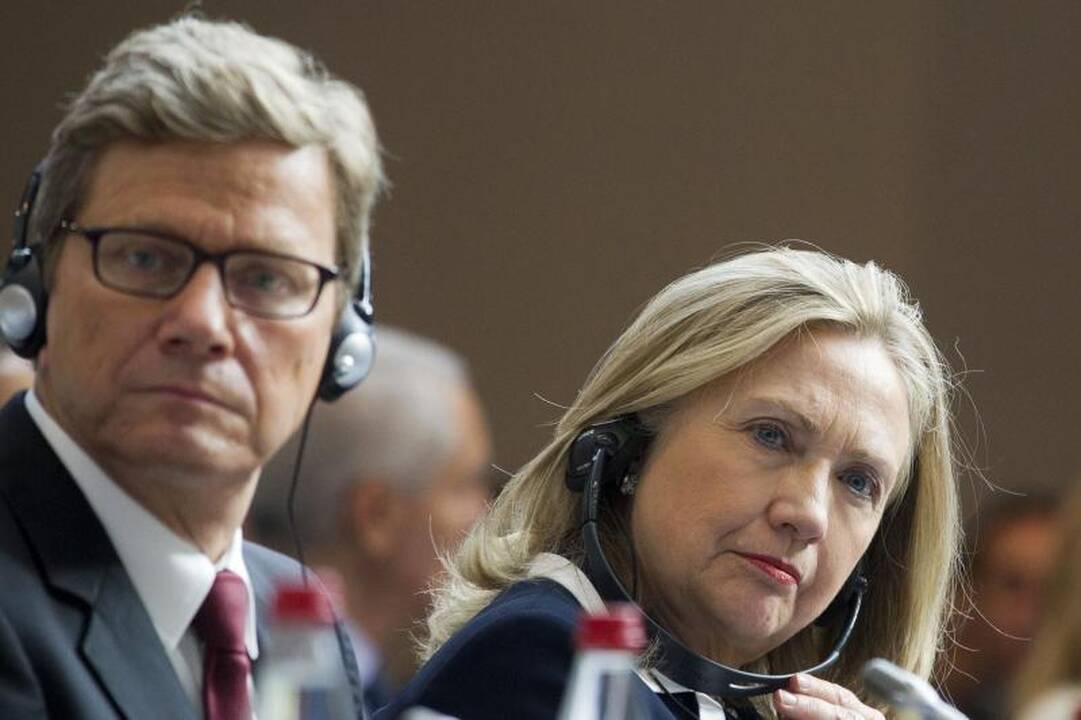 Clinton ragina JT rezoliuciją paremti sankcijomis