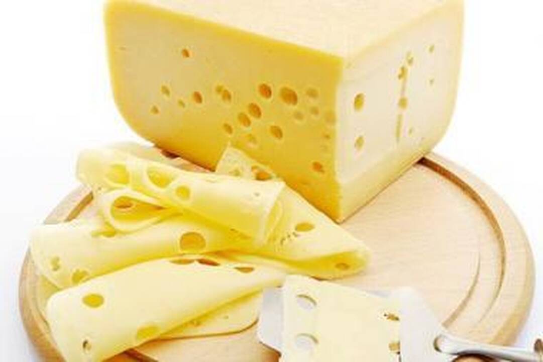 "Rokiškio sūris" aiškinasi dėl rašalo kapsulių sūryje