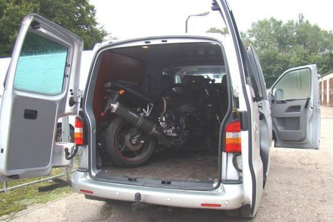 Islandas vogta mašina gabeno vogtą motociklą