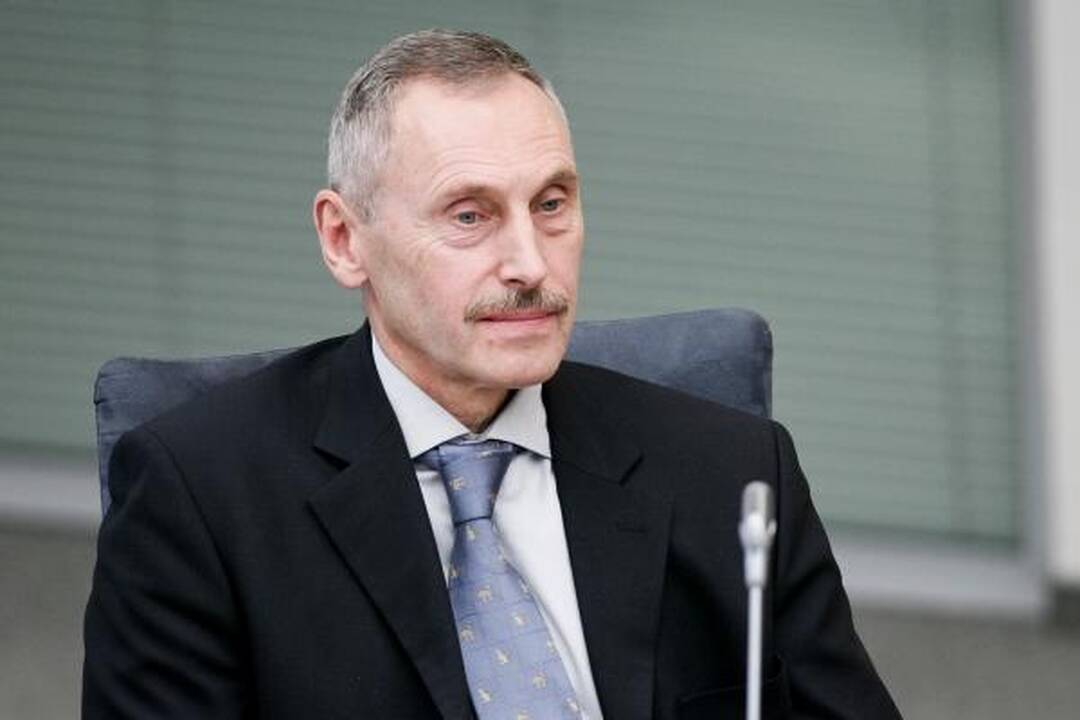 Liberalcentristai dar neapsisprendė, ar rems A.Sekmoko interpeliaciją