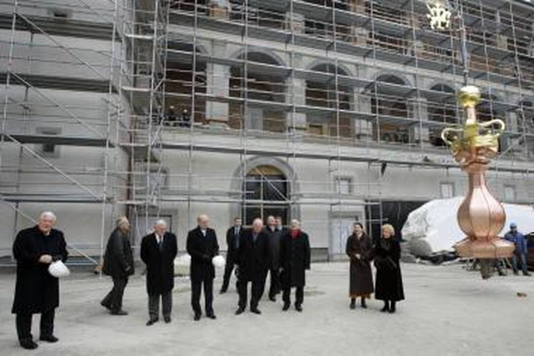 Valdovų rūmai papuošti vėtrunge