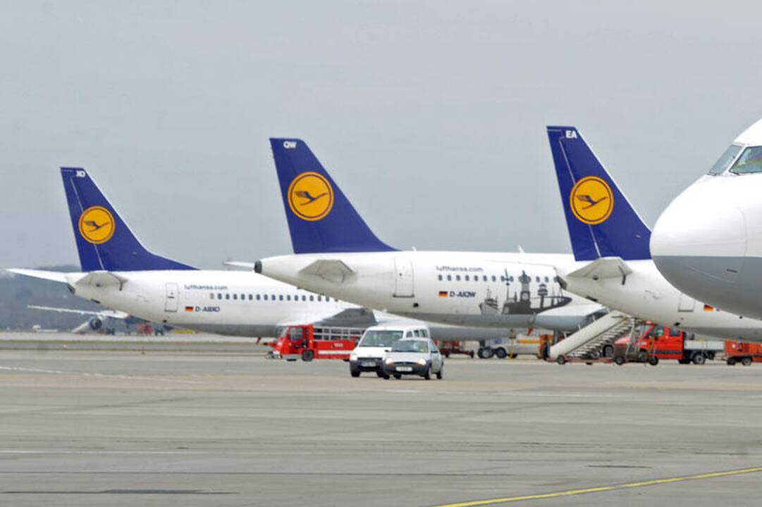 Dėl darbuotojų streiko „Lufthansa“ atšaukė 700 skrydžių