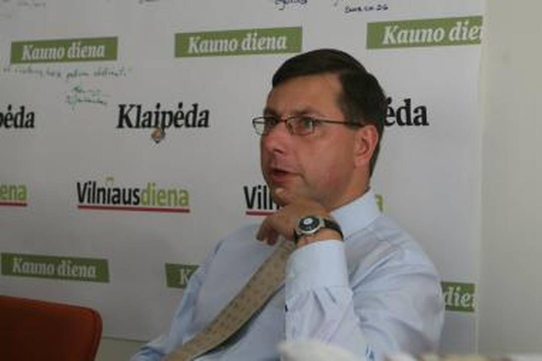 Mokyklų vadovus ragina glaudžiau bendradarbiauti su policija 