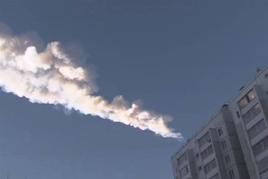 Rusija nutraukė per tūkstantį žmonių sužeidusio meteorito paieškas