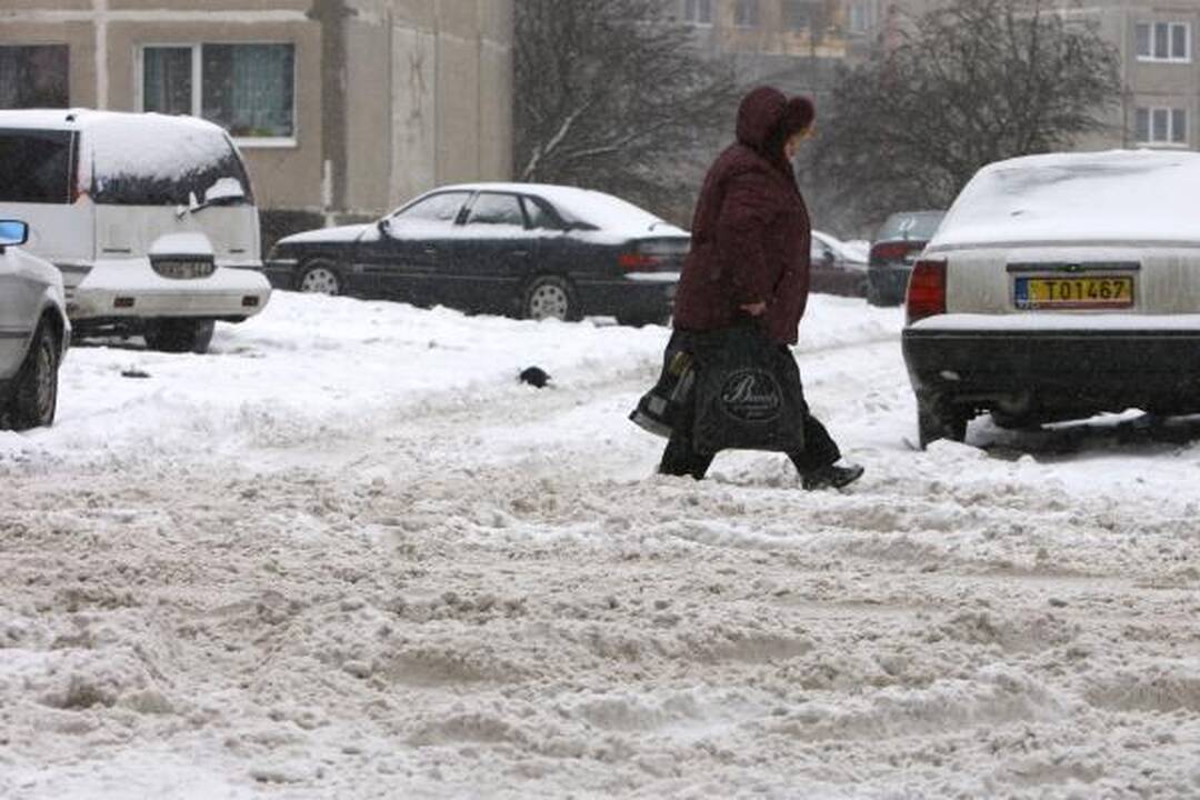 Kaune eismo sąlygos sudėtingos (dar papildyta)