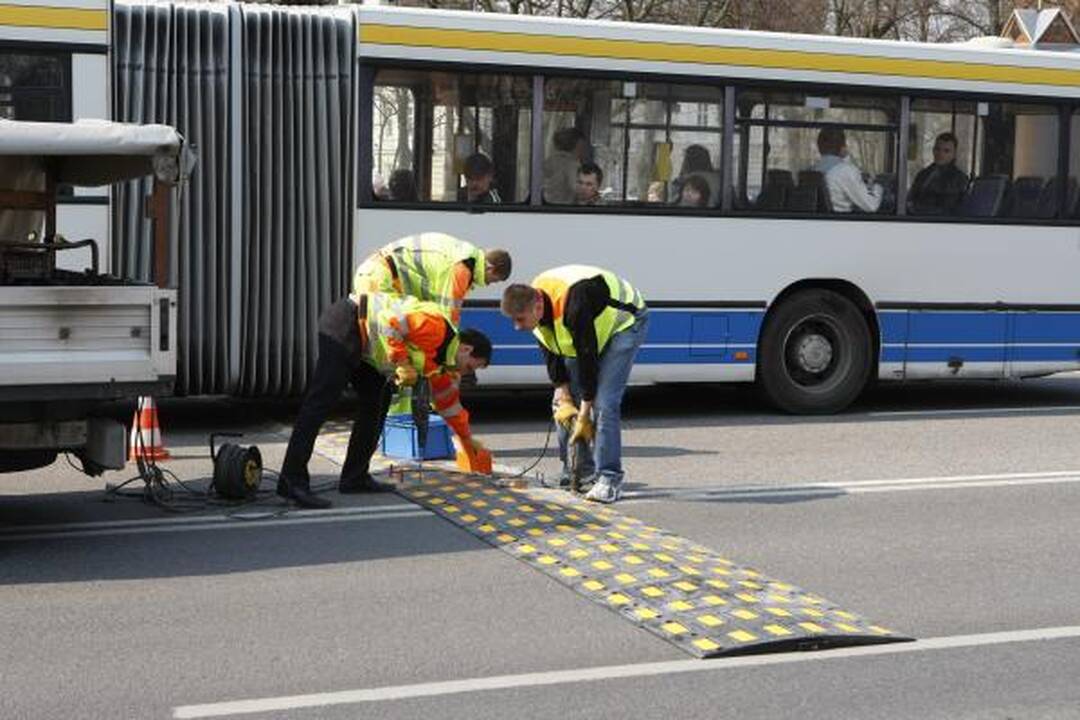 Prie Biržos tilto greitį ribos „gulintys policininkai“ (papildyta)
