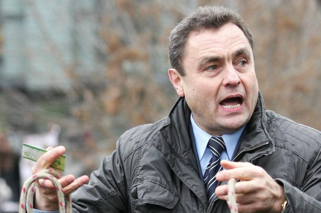 Konservatoriai iš formuojamos etikos komisijos siūlo braukti P.Gražulį