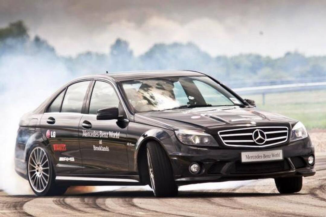 „Drifto“ rekordas: šoniniu slydimu įveikti 2308 metrai