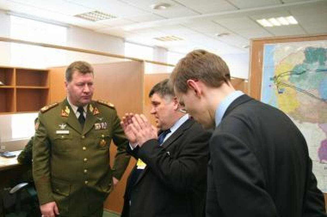 V.Tutkus lankėsi Tartu vykstančiose tarptautinėse pratybose