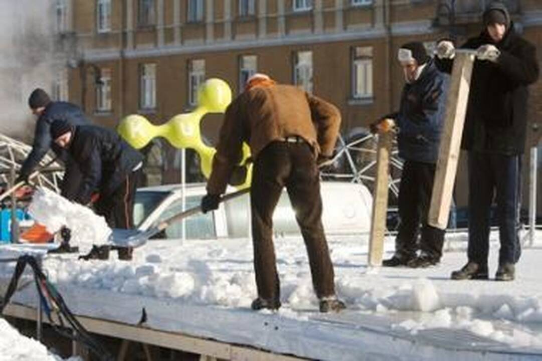Spaudžiant šaltukui Rotušės čiuožyklos ledas tirpdomas dirbtinai
