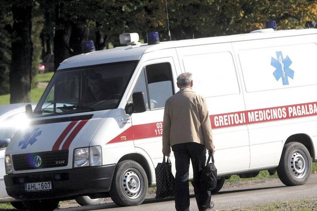 Kaune susidūrus automobiliams sužeistas vienų metų vaikas