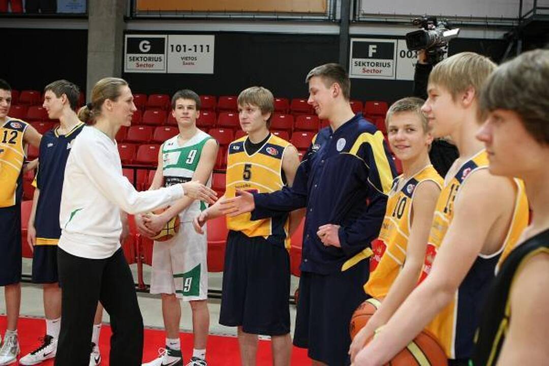 Krepšinio žvaigždžių pamokos jauniesiems žaidėjams