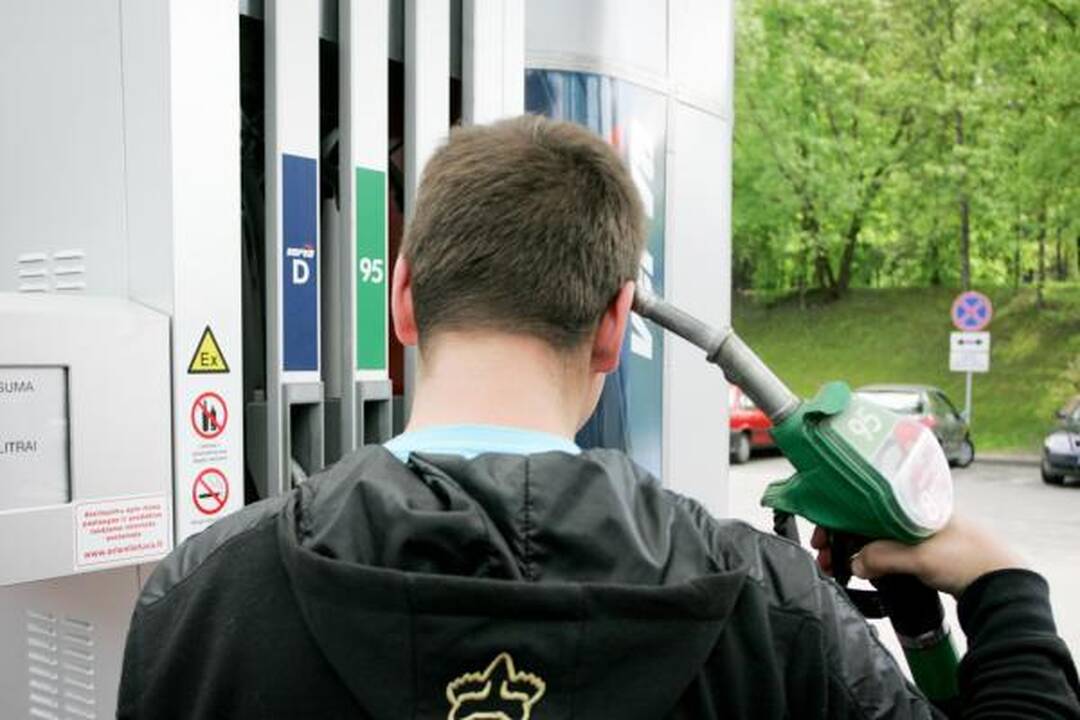 Rekordiškas degalų kainų augimas: čia kalčiausia baimė