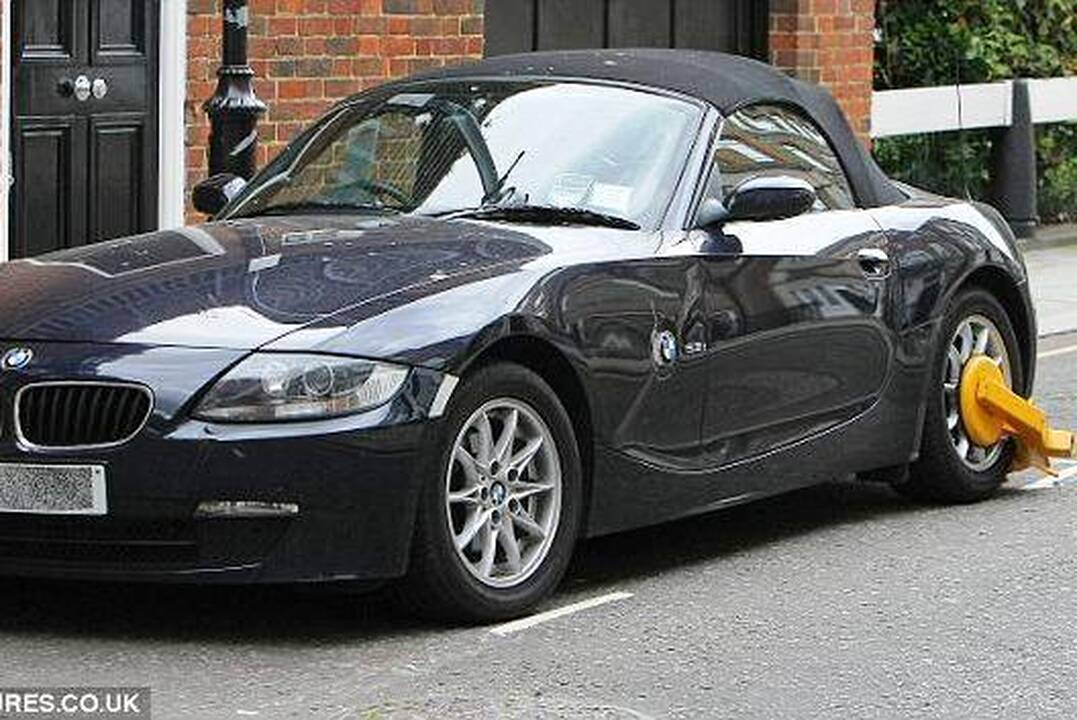 P.Middleton nesėkmė: užblokuotas jos BMW Z4