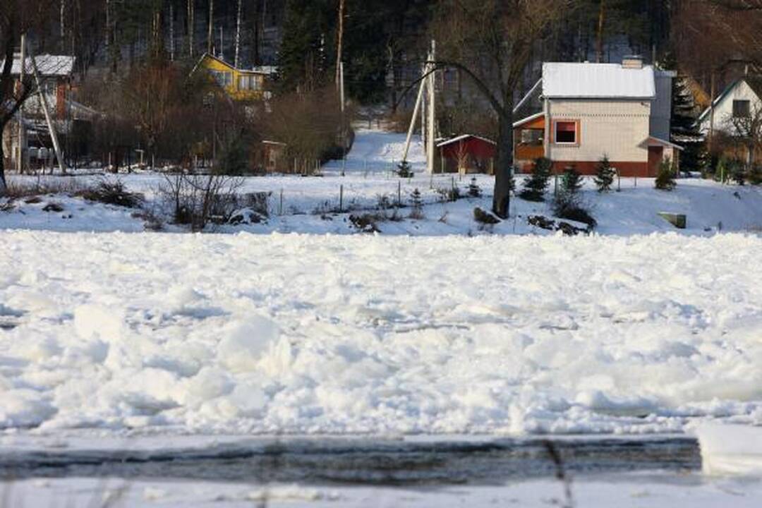 Ledų sangrūdos kelia pavojų upių krantams