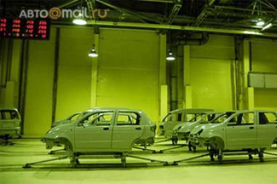 Barjerai vakarietiškiems automobiliams