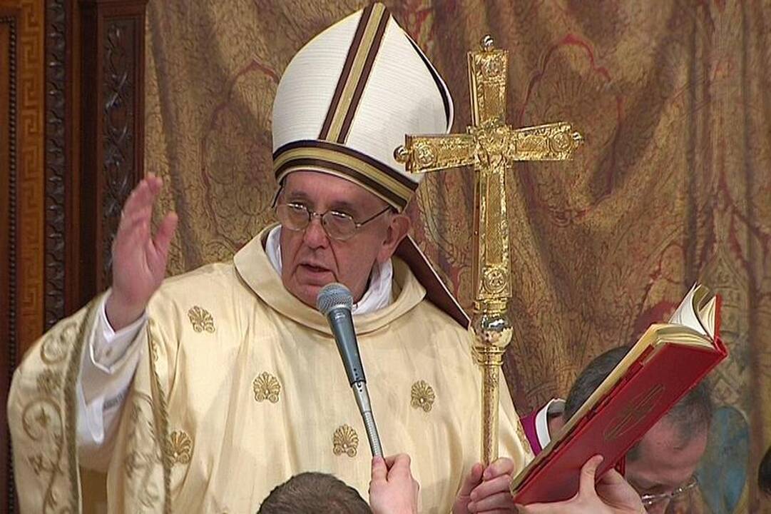 Popiežius Pranciškus per mišias perspėjo apie grėsmes Bažnyčiai