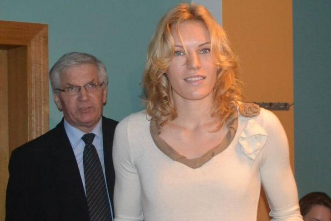 Geriausios 2012 m. LSU sportininkės laurai - A. Skujytei